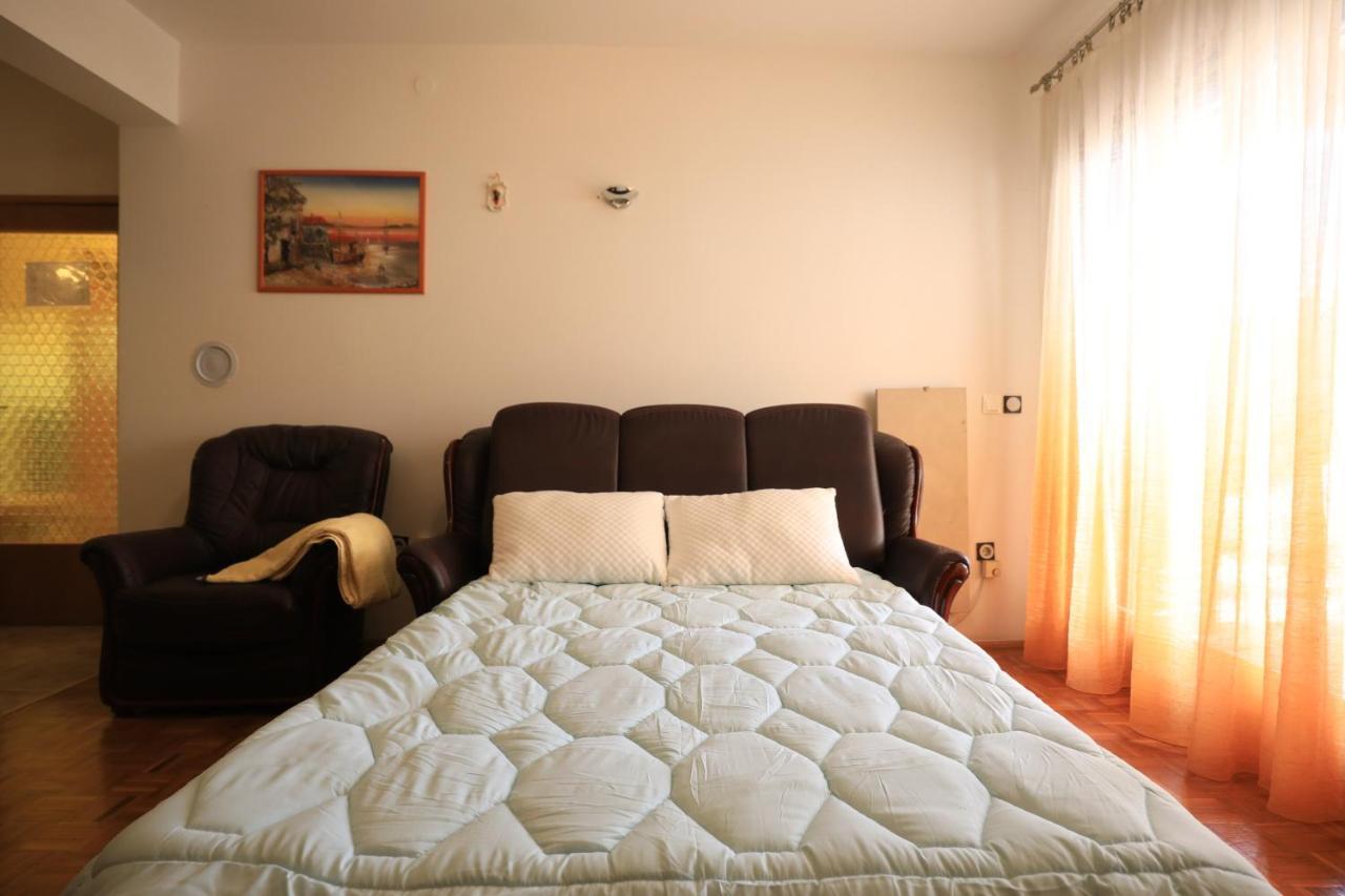 Apartmani Lovorka Punat Exterior foto