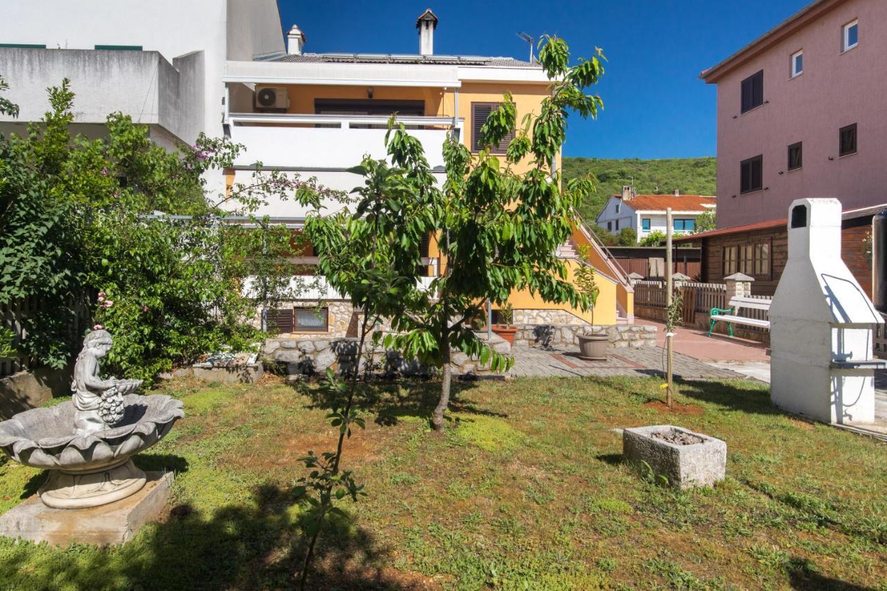 Apartmani Lovorka Punat Exterior foto
