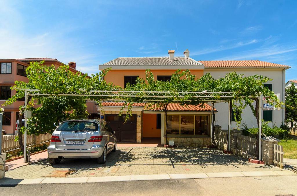 Apartmani Lovorka Punat Exterior foto