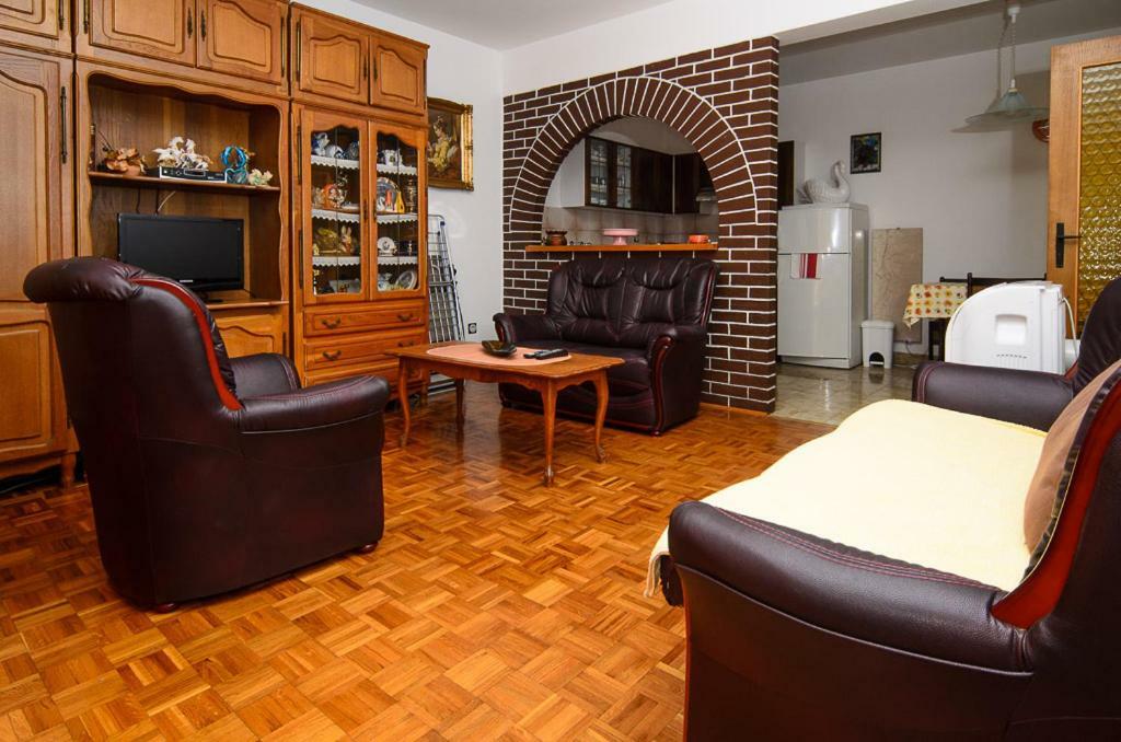 Apartmani Lovorka Punat Exterior foto