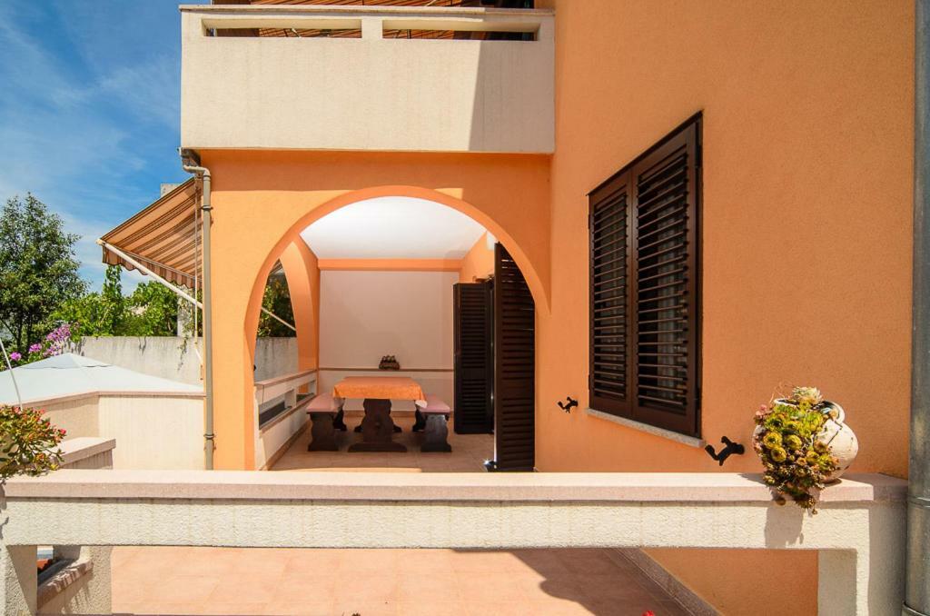 Apartmani Lovorka Punat Exterior foto