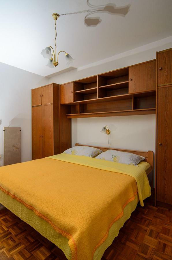 Apartmani Lovorka Punat Exterior foto
