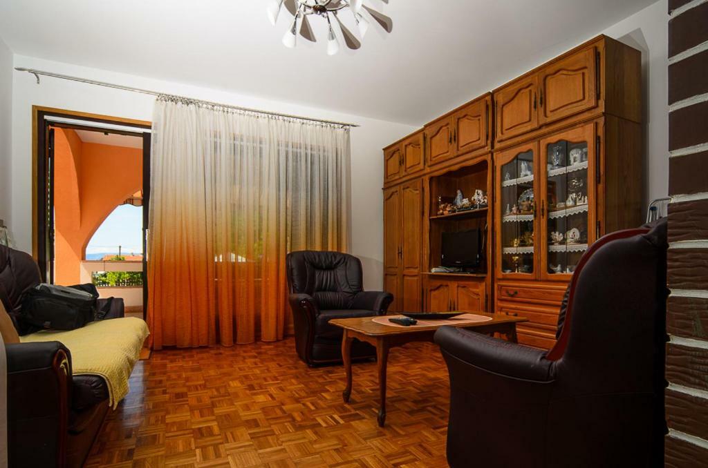 Apartmani Lovorka Punat Exterior foto