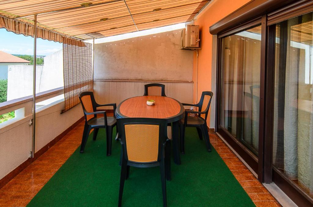Apartmani Lovorka Punat Exterior foto